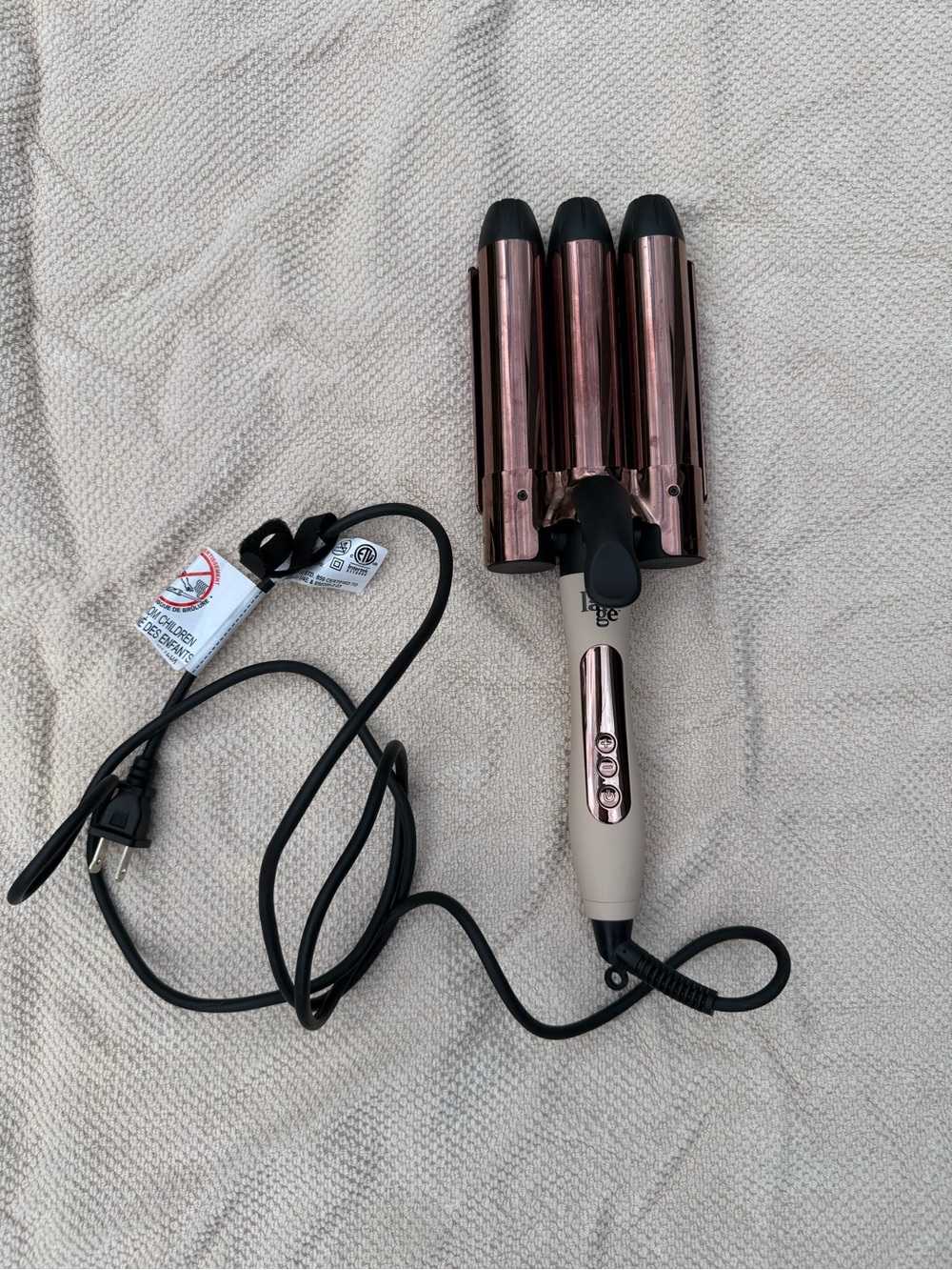Lange Triple-Barrel Waver in Rose Gold and Cream